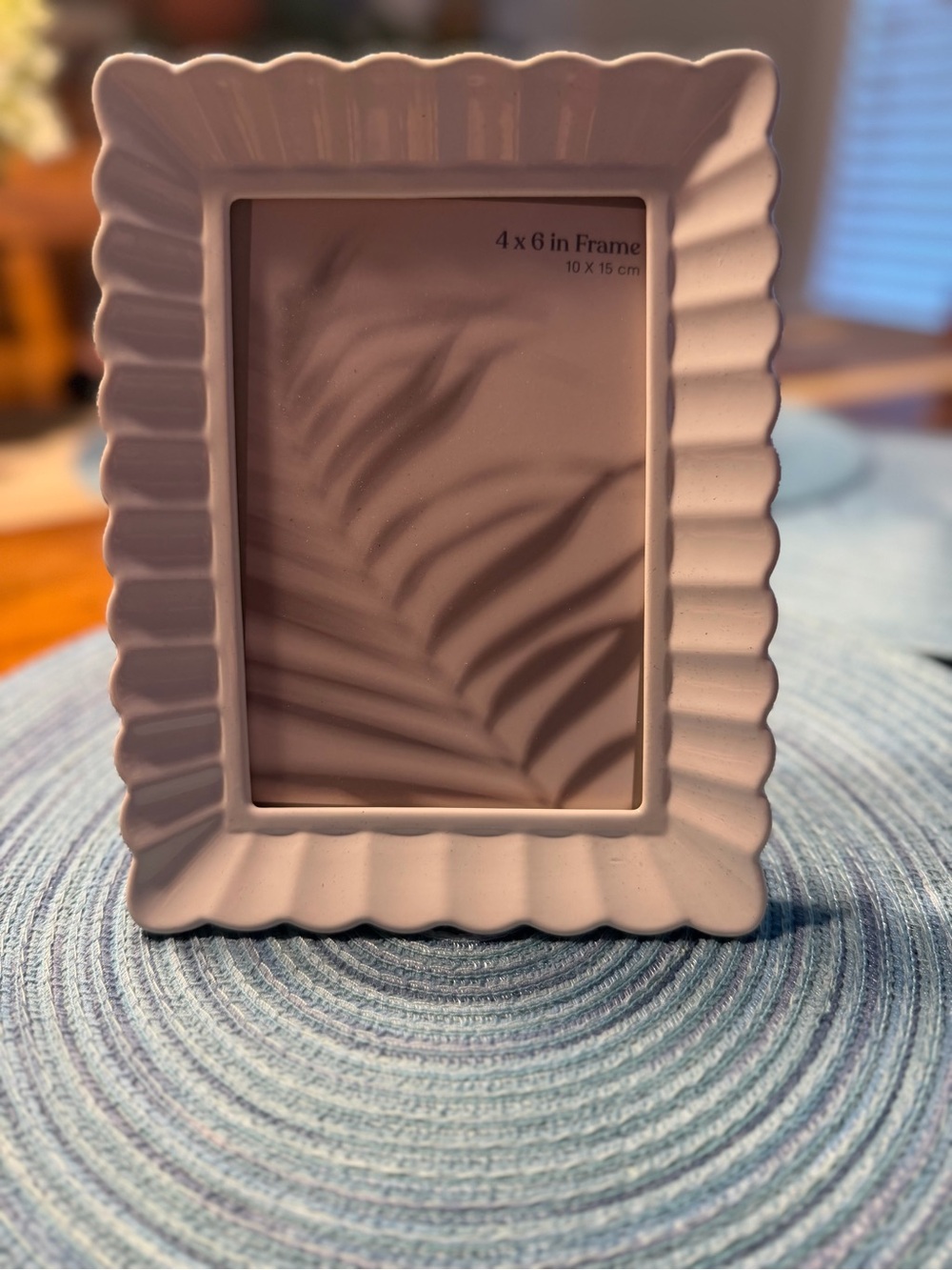 Stylish Scalloped WhitePhoto Frame, 4”x6”, NIB-